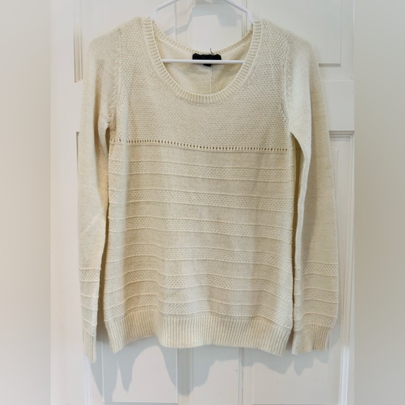 Pink Rose - Textured Knit Cream Sweater – Size Medium - Picture 2 of 16